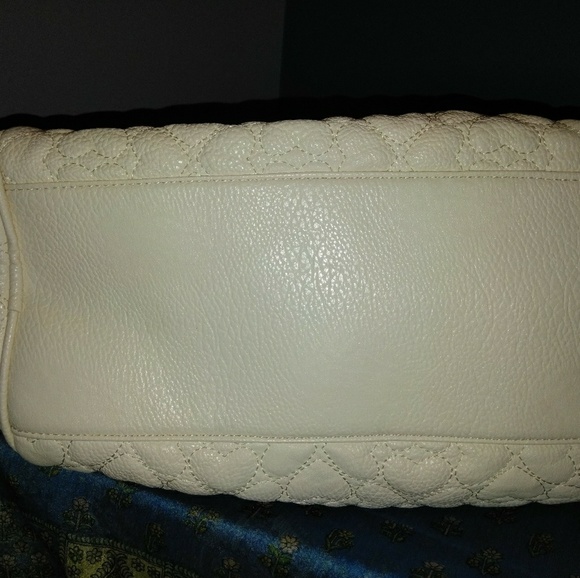 Betsey Johnson white hand bag (new) - Picture 4 of 4
